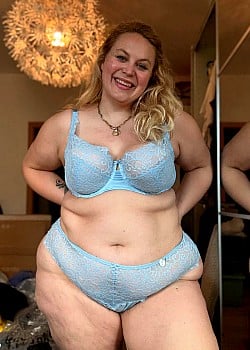 Jasmin Mai (Plus Size Model)